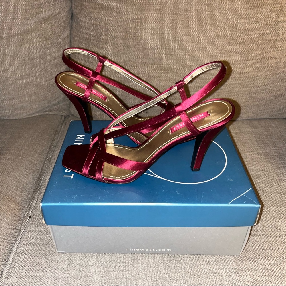 New Nine West Dark Red/Burgundy Satin heel
